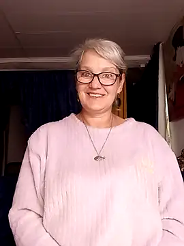 irinamaux online show from June 10, 4:33 am