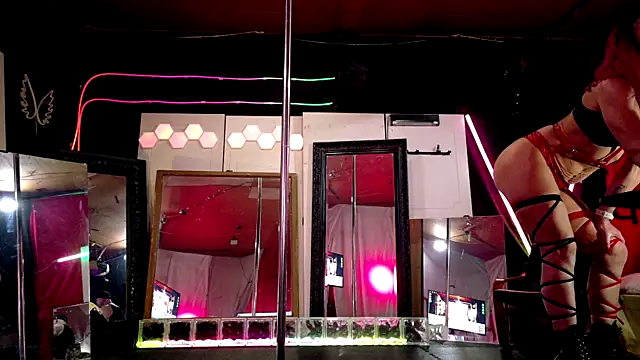 MadisonMarie online show from December 21, 9:57 am