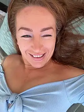 ChristinaSiemone online show from June 22, 9:17 am