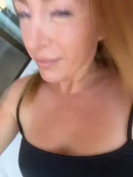 ChristinaSiemone online show from July 26, 4:15 pm
