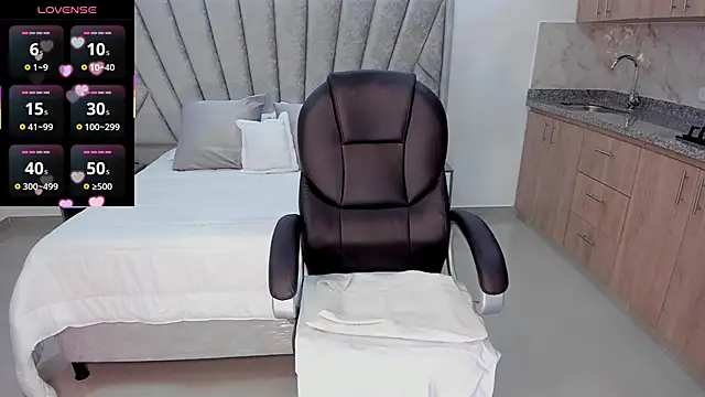 Aida adams online show from November 11, 8:06 pm