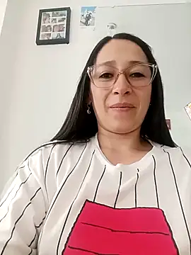 emilypoppy3 online show from April 20, 9:29 pm