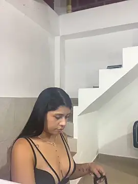 CandyRoxx1  online show from April 12, 4:37 am