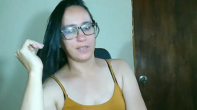 brittanycheeks online show from May 18, 11:33 pm