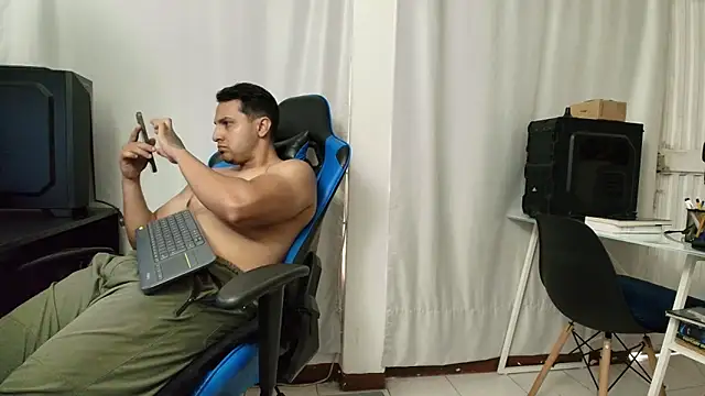 hott dicks online show from April 27, 9:01 pm