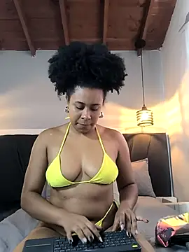 EmmilyBrant online show from April 25, 4:37 pm