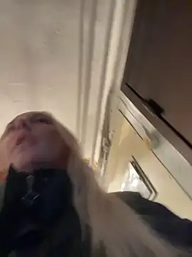 MerlinDave online show from April 21, 1:31 am