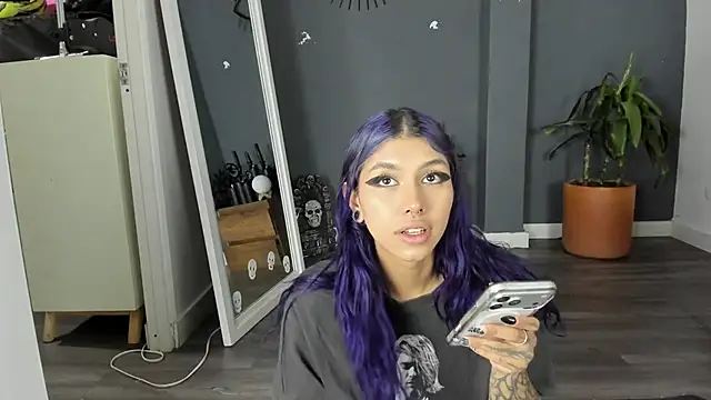 Raven Witch  online show from June 10, 6:06 pm