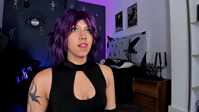 Snapshot of Raven_Witch_ chatting on October 5, 10:37 pm Raven Witch online show from October 5, 10:37 pm