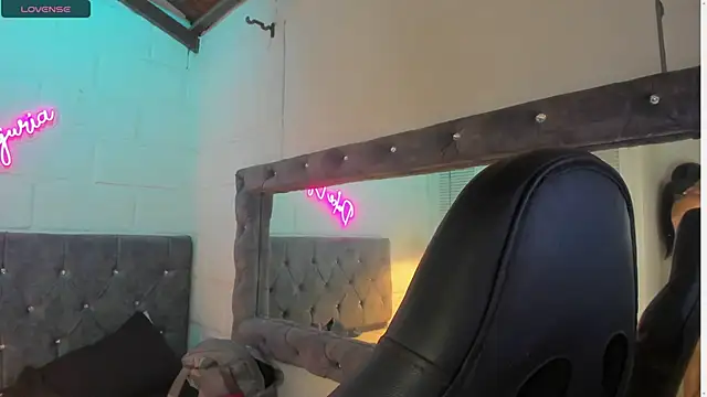 sarajhonson dl online show from October 10, 6:02 pm