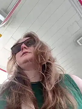 GingerSnap33 online show from April 19, 6:54 pm