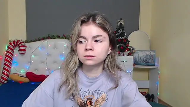 TinaRedly online show from December 21, 6:56 pm