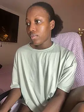 kellya  online show from September 12, 11:45 pm