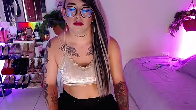 Laveneno ortiz07 online show from April 23, 11:51 pm