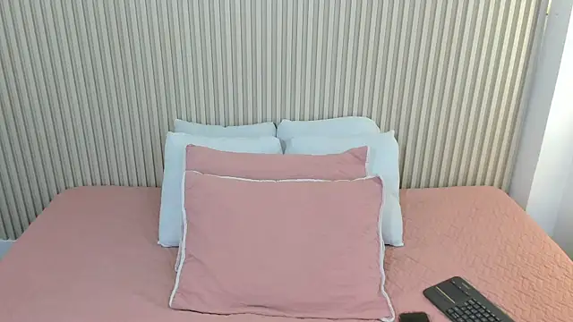 charlottebrowns  online show from June 7, 3:02 am
