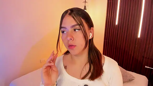 ArianaBaker online show from April 23, 12:51 pm