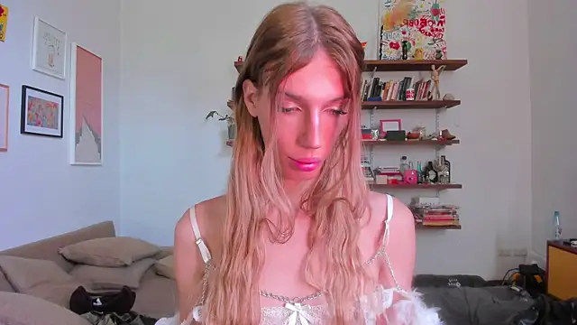 Snapshot of AliceSnowCatt chatting on September 14, 4:05 pm AliceSnowCatt online show from September 14, 4:05 pm