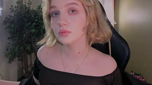 ELLIEJAY online show from February 25, 5:17 am