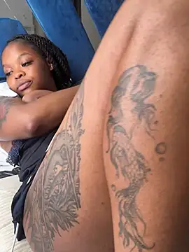 SexxyLunar online show from April 18, 9:01 am