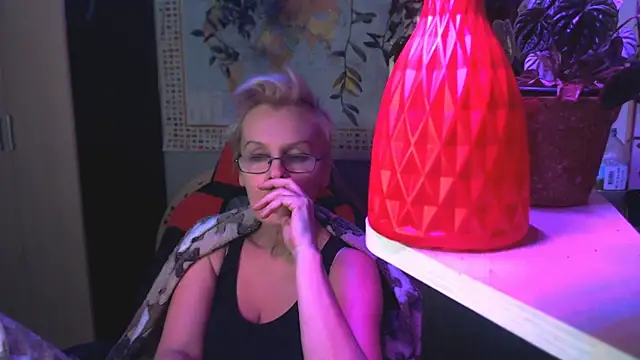 HelgaHimmell online show from April 2, 11:02 pm