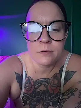 quinnmariexo online show from June 11, 2:33 am
