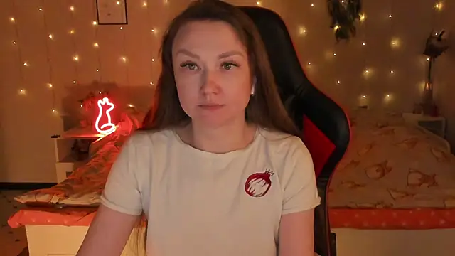 desperatehousewife   online show from April 21, 9:11 pm