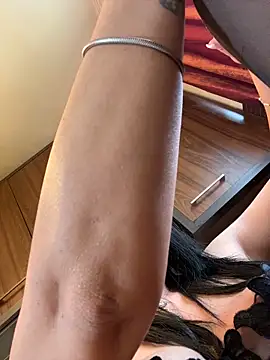 Hotmomcheckk  online show from April 22, 10:12 am