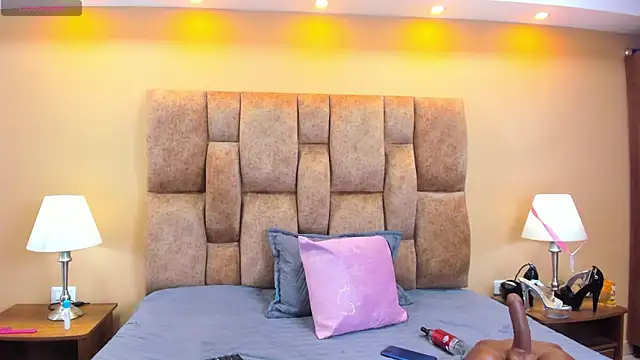 MiiaHot online show from March 30, 9:25 pm