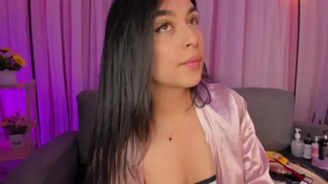 Snapshot of MelodySweett chatting on October 12, 3:53 am MelodySweett online show from October 12, 3:53 am