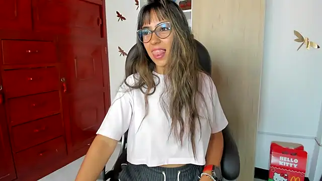 Isabellaa22 1 online show from April 24, 2:53 pm