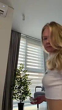 teasecake online show from August 6, 4:14 pm