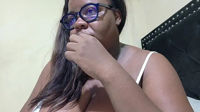 TatianaSantodomingo online show from April 18, 11:02 am
