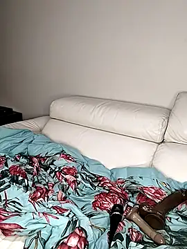 Snapshot of NiftyNora chatting on September 27, 2:19 am NiftyNora online show from September 27, 2:19 am