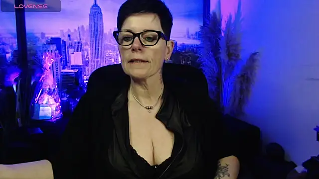 ninarandmann online show from April 21, 2:13 pm