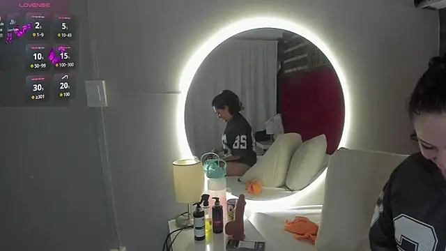 hanny milf online show from February 12, 3:19 am