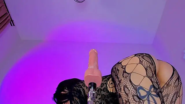 maakimo online show from April 23, 3:47 am