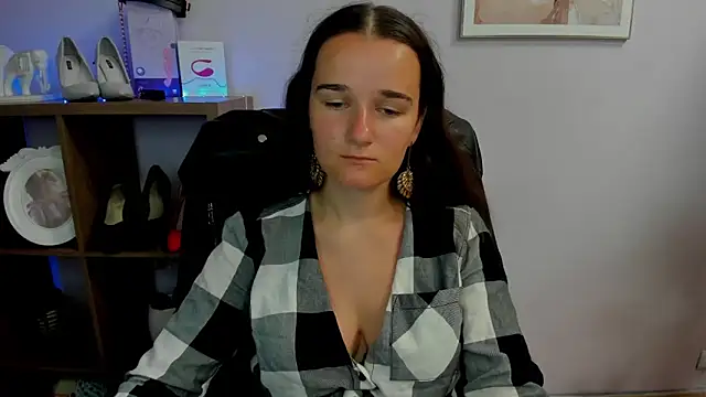 Snapshot of KateDelight chatting on September 14, 6:33 am KateDelight online show from September 14, 6:33 am