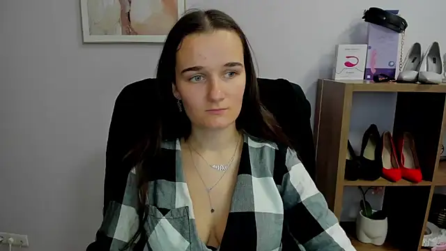 Snapshot of KateDelight chatting on October 5, 1:27 pm KateDelight online show from October 5, 1:27 pm