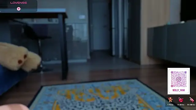 mollyyank online show from April 22, 9:39 am