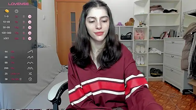 broosnica1 online show from April 28, 7:23 am