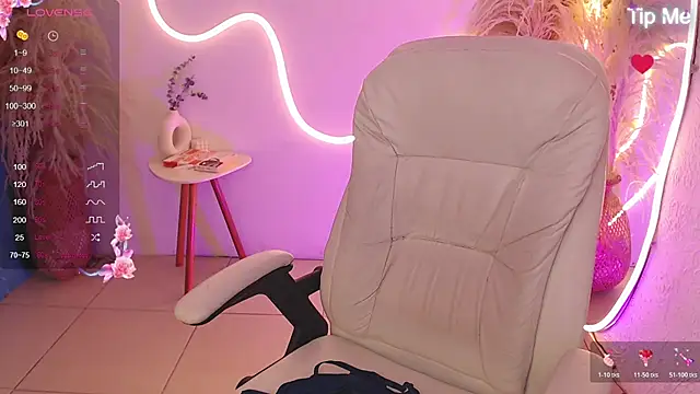 ViolettaHotLatin  online show from April 27, 12:24 pm