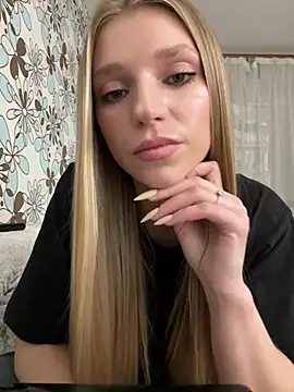 adel secret online show from April 22, 8:17 pm