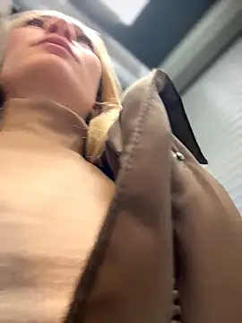 LavenderHot online show from April 24, 1:19 am