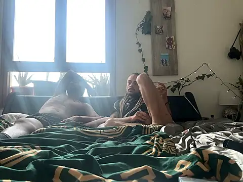 EnricoGio online show from February 16, 4:51 pm