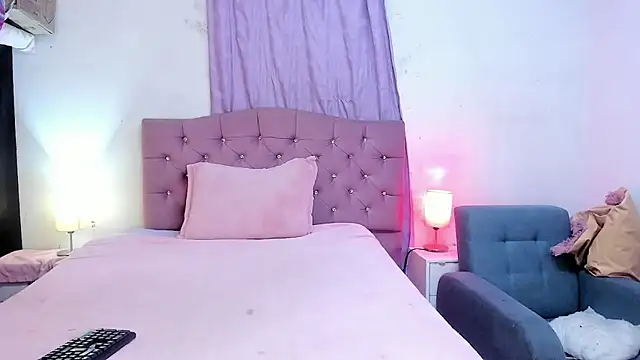 Latinabombsheell online show from April 29, 6:16 am