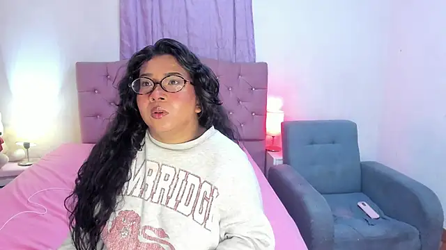 Latinabombsheell online show from July 9, 5:26 pm