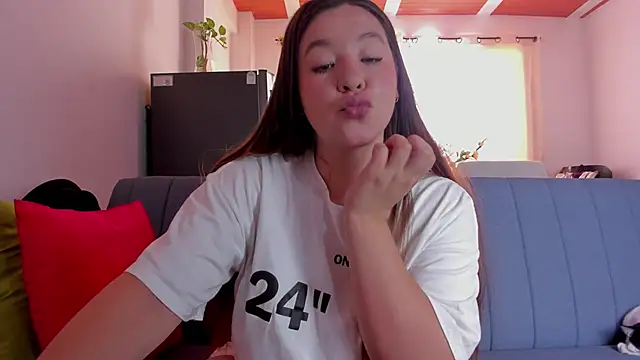 Snapshot of Simply_Zoe__ chatting on October 4, 4:55 pm Simply Zoe online show from October 4, 4:55 pm