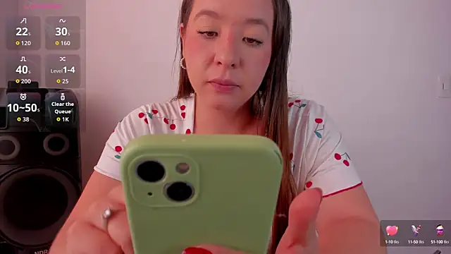 Snapshot of Simply_Zoe__ chatting on October 2, 3:50 pm Simply Zoe online show from October 2, 3:50 pm