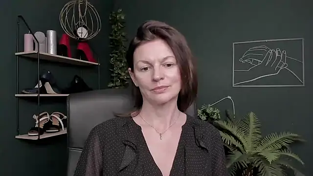 VivianWILD online show from November 13, 12:48 pm