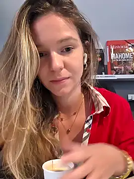 Snapshot of lucie_mehott chatting on September 23, 9:40 am lucie mehott online show from September 23, 9:40 am